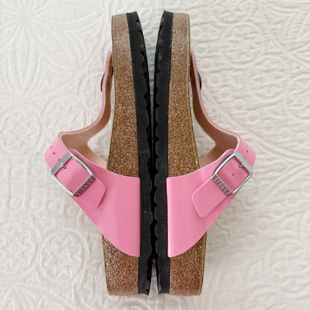 Birkenstock Patent Birkoflor Gizeh Sandals, Candy Pink SZ 38 US 7‎